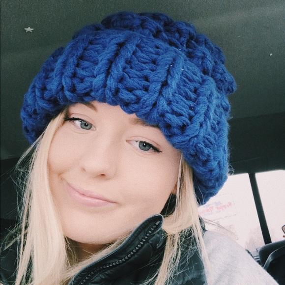 Meet your Posher, Macy - Picture 1 of 1